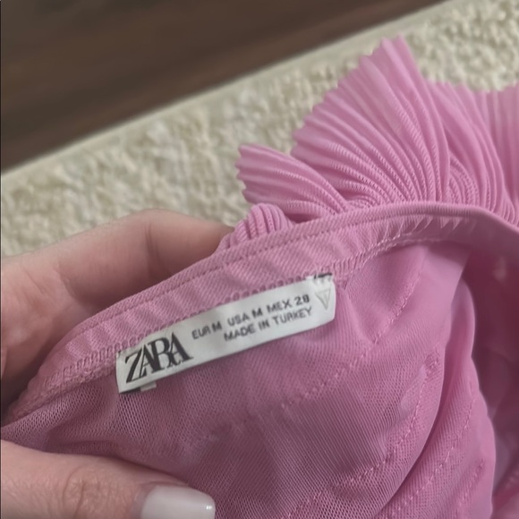 Pink Ruffled Clutch - Picture 3 of 4